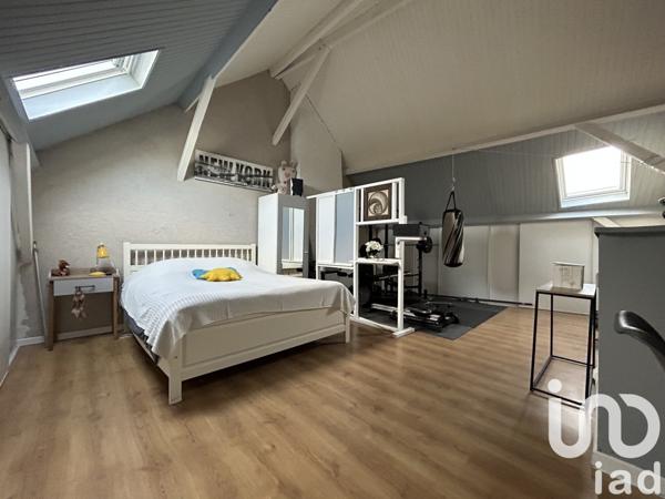 Maison traditionnelle 7 pièces de 214 m² à Grigny (91350)