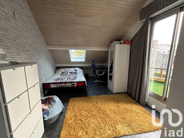 Maison traditionnelle 7 pièces de 214 m² à Grigny (91350)