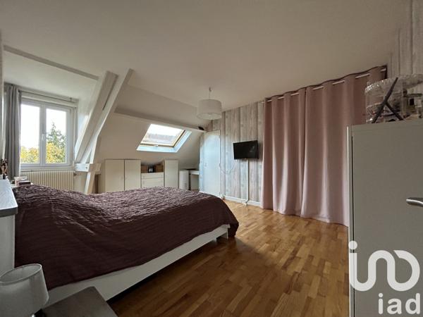 Maison traditionnelle 7 pièces de 214 m² à Grigny (91350)