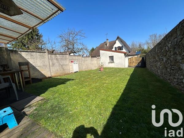 Maison traditionnelle 7 pièces de 214 m² à Grigny (91350)