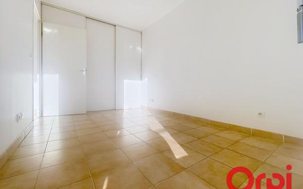 Appartement à vendre    2 pièces • 32,53 m2 Marseille 12