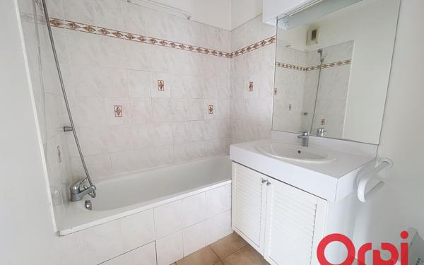 Appartement à vendre    2 pièces • 32,53 m2 Marseille 12