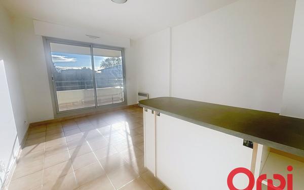 Appartement à vendre    2 pièces • 32,53 m2 Marseille 12