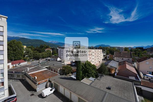 GRENOBLE BAJATIERE Grand T4 de 92m2 + 2 Caves