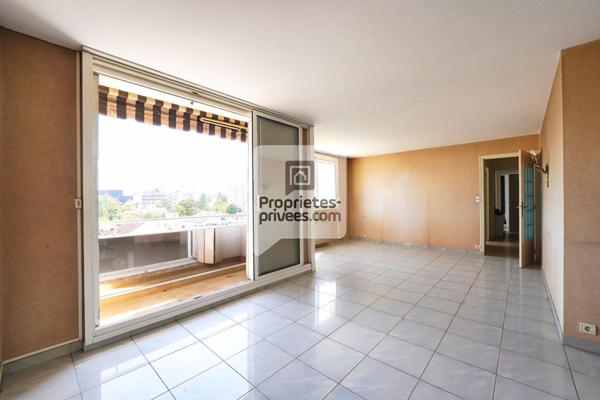 GRENOBLE BAJATIERE Grand T4 de 92m2 + 2 Caves