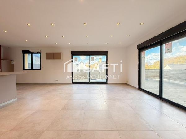 Maison contemporaine neuve avec une terrasse exceptionnelle