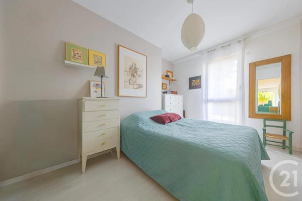 Appartement F4 à vendre  5 pièces - 87,60 m 2   CROSNE  - 91