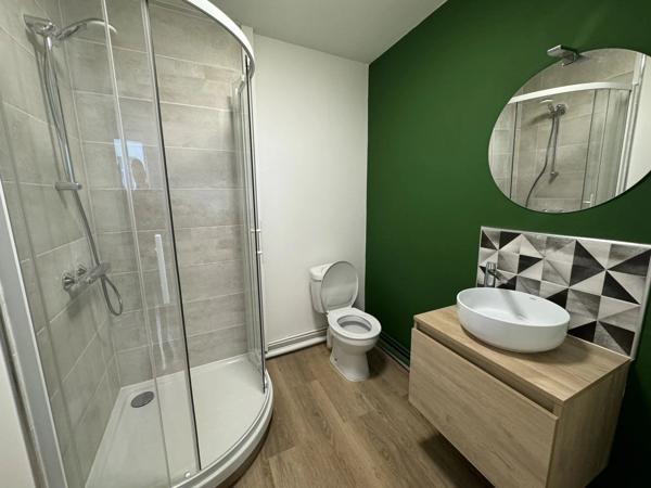 Location                                                      Appartement
                        
                     2 pièces                      40 m2                     à Saint-Quentin