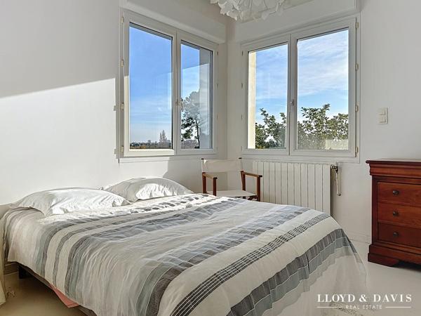 Vaux sur mer proche Pontaillac : maison 5 chambres + gite sur 2000 m² de terrain