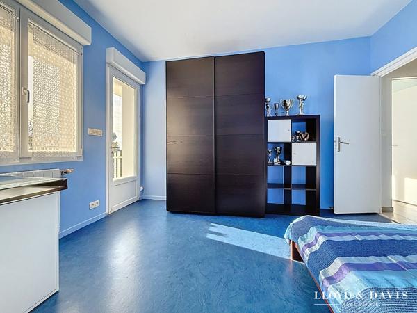 Vaux sur mer proche Pontaillac : maison 5 chambres + gite sur 2000 m² de terrain