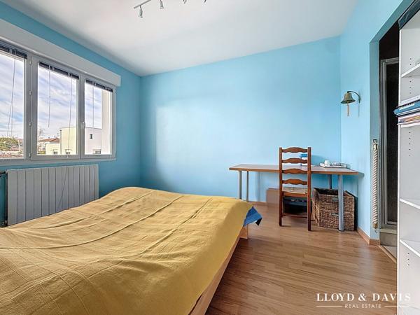 Vaux sur mer proche Pontaillac : maison 5 chambres + gite sur 2000 m² de terrain