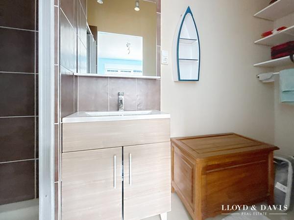 Vaux sur mer proche Pontaillac : maison 5 chambres + gite sur 2000 m² de terrain