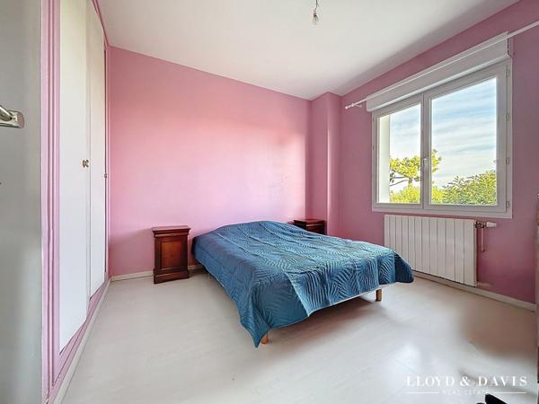 Vaux sur mer proche Pontaillac : maison 5 chambres + gite sur 2000 m² de terrain