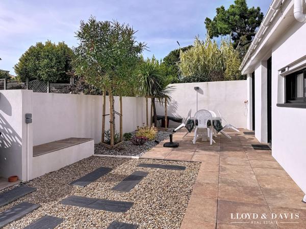 Vaux sur mer proche Pontaillac : maison 5 chambres + gite sur 2000 m² de terrain