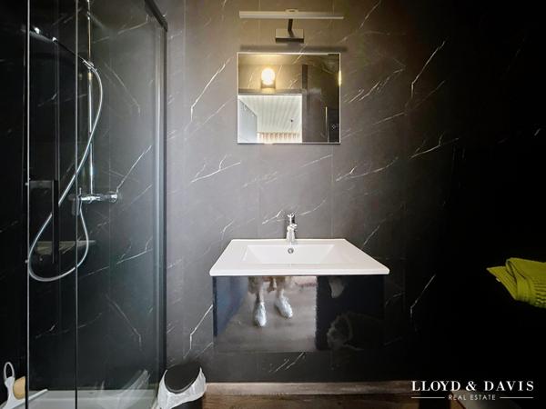 Vaux sur mer proche Pontaillac : maison 5 chambres + gite sur 2000 m² de terrain