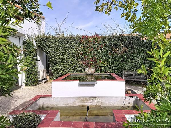 Vaux sur mer proche Pontaillac : maison 5 chambres + gite sur 2000 m² de terrain