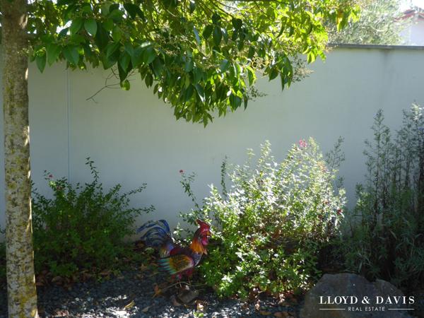 Vaux sur mer proche Pontaillac : maison 5 chambres + gite sur 2000 m² de terrain