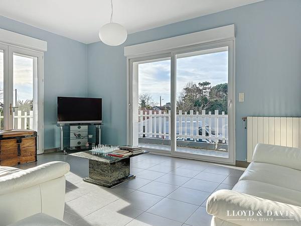 Vaux sur mer proche Pontaillac : maison 5 chambres + gite sur 2000 m² de terrain