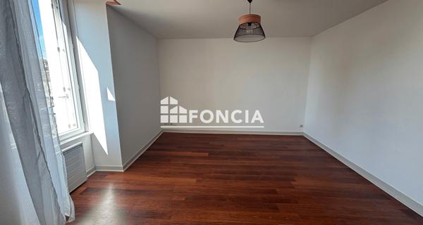 À vendre Immeuble 655 m² - Vouillé 86190