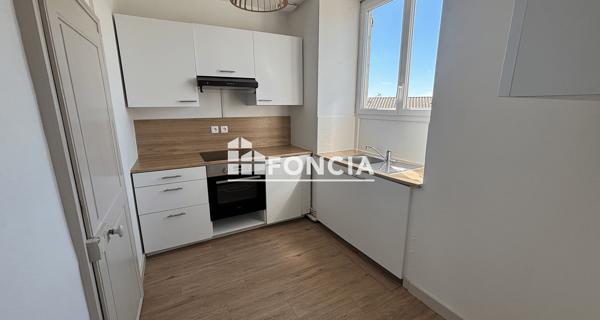 À vendre Immeuble 655 m² - Vouillé 86190