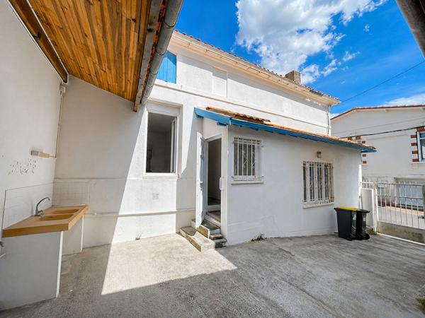 ROYAN Maison avec cour, terrasse couverte et grenier aménageable Royan