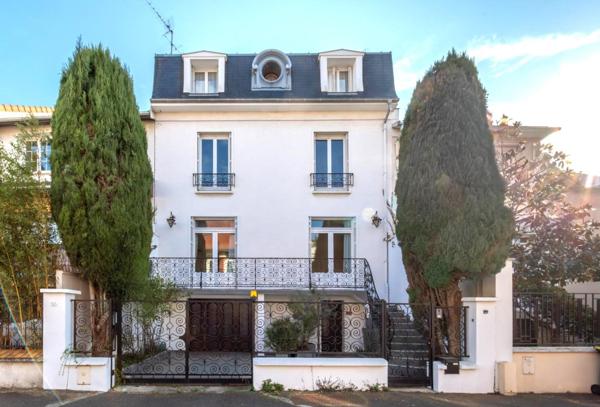 8 min. RER A, 4/5 chambres, jardin, charme
