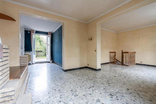 8 min. RER A, 4/5 chambres, jardin, charme