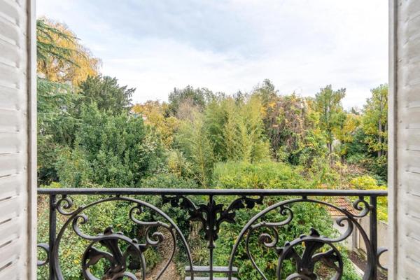 8 min. RER A, 4/5 chambres, jardin, charme