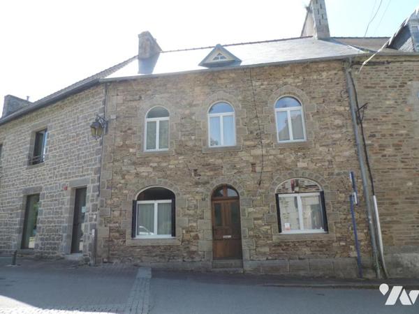 MAISON DE BOURG A BELLE ISLE EN TERRE