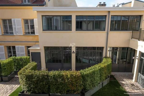 Versailles Notre-Dae Maison 3/4 pièces 87.5 m² au sol avec cour arborée €895 000 ** - Référence 26505