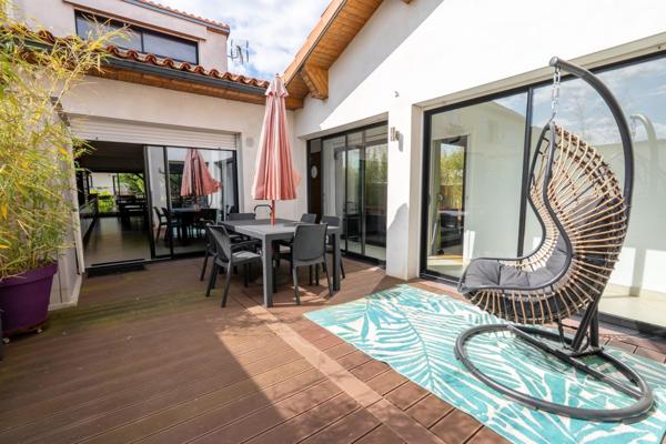 Maison de plain pied avec environ 300m2 de sous-sol (2m62m60 de hauteur sous plafond)0