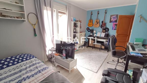 Grande maison traditionnelle familiale !!