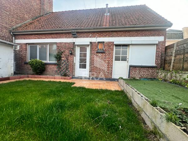 A vendre - Maison hyper centre de St OMER avec GARAGE & JARDIN