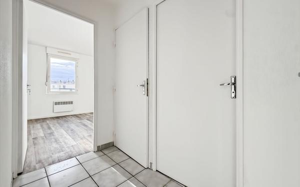 Appartement à vendre    2 pièces •  Lyon 8