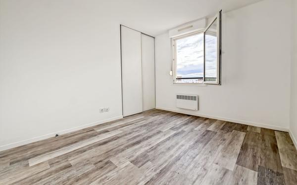 Appartement à vendre    2 pièces •  Lyon 8