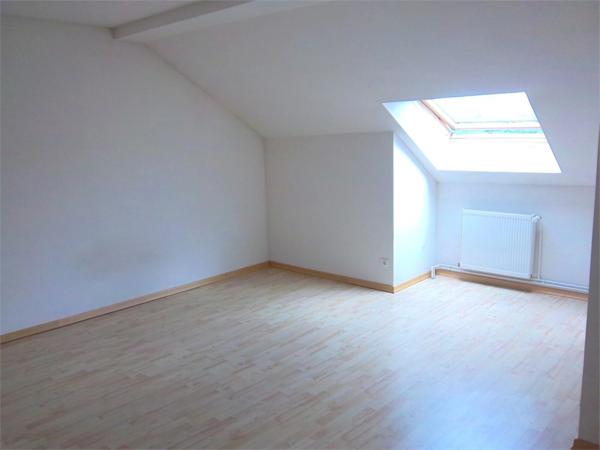 Dpt Doubs (25), à vendre BLAMONT appartement T3 de 67 avec garage.