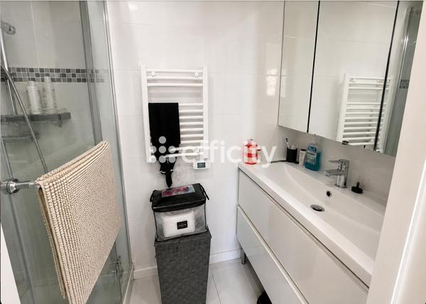 Appartement
         2 pièces
        - 30 m² Exclusivité 193 000 € *