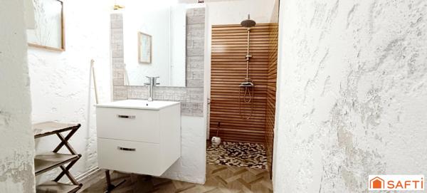 Maison en pierre avec garage