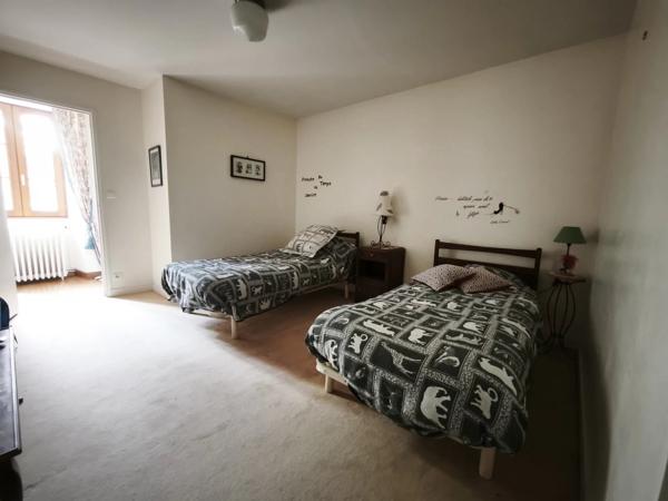 MAISON 4 CHAMBRES ET LOGEMENT NDEPENDANT - JAUNAY MARIGNY