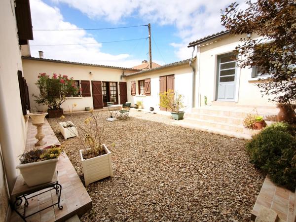 MAISON 4 CHAMBRES ET LOGEMENT NDEPENDANT - JAUNAY MARIGNY