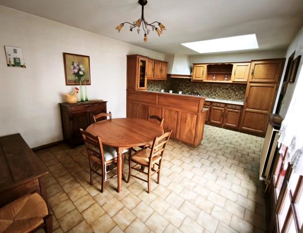 MAISON 4 CHAMBRES ET LOGEMENT NDEPENDANT - JAUNAY MARIGNY