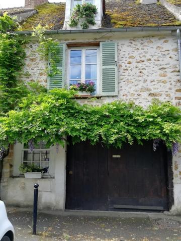 Maison Guignes de 244 M2 avec 722 m2 de jardin