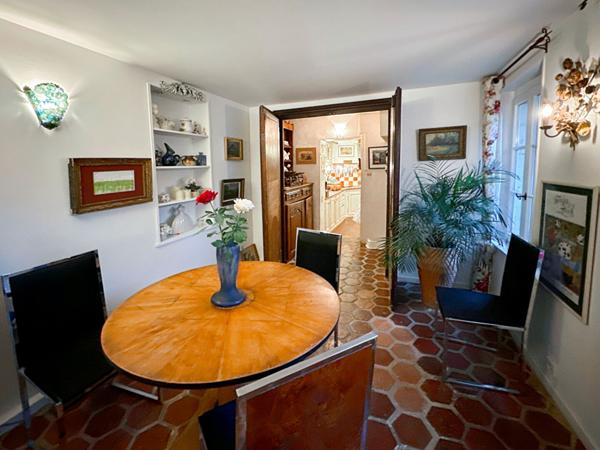 Maison Guignes de 244 M2 avec 722 m2 de jardin