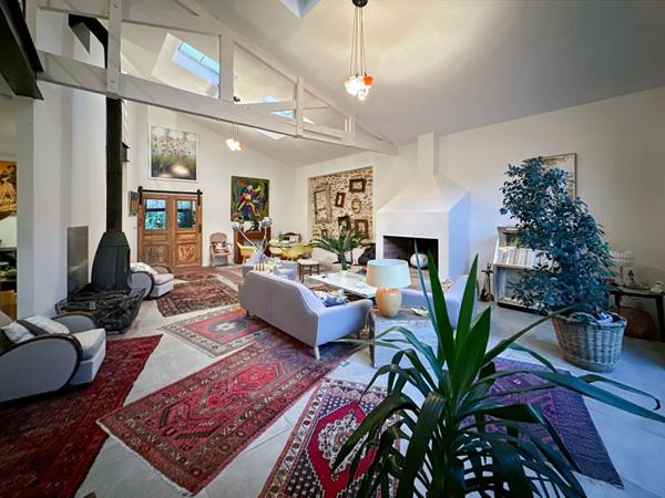 Maison Guignes de 244 M2 avec 722 m2 de jardin