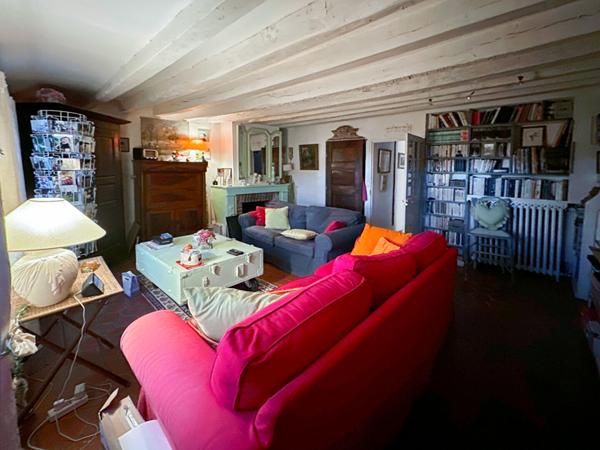 Maison Guignes de 244 M2 avec 722 m2 de jardin