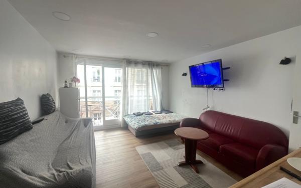 Appartement à vendre    1 pièce • 27,43 m2 Paris 18