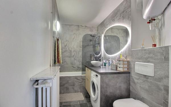 Appartement à vendre    3 pièces • 61,64 m2 Paris 13