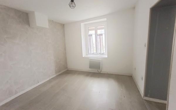 Maison à vendre    5 pièces •  Montreuil-aux-Lions