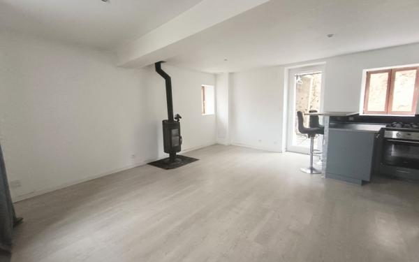 Maison à vendre    5 pièces •  Montreuil-aux-Lions