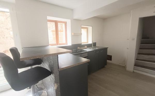 Maison à vendre    5 pièces •  Montreuil-aux-Lions